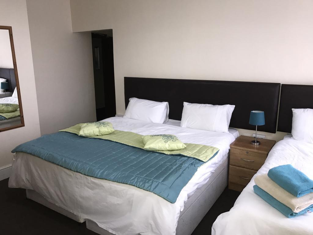 Acorn Lodge Guest House - Free Parking 고스포트 외부 사진