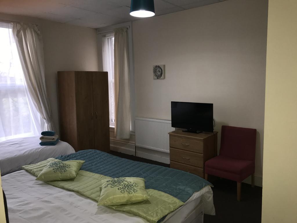 Acorn Lodge Guest House - Free Parking 고스포트 외부 사진