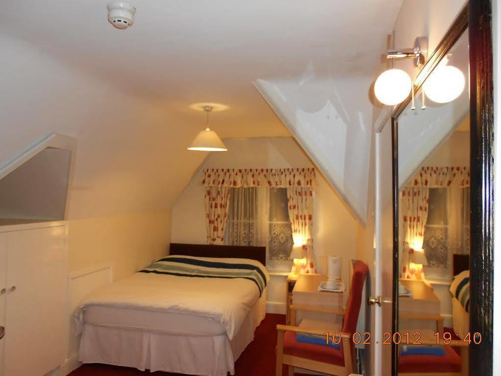 Acorn Lodge Guest House - Free Parking 고스포트 외부 사진